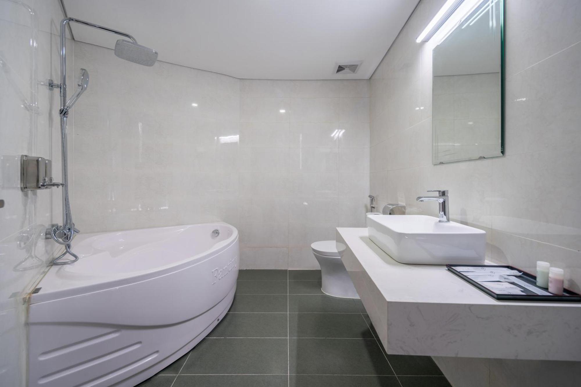 Jacayl Hotel Tcg ハノイ市 エクステリア 写真